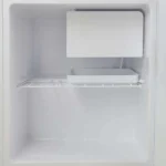 ثلاجة صغيرة