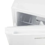 ثلاجة صغيرة